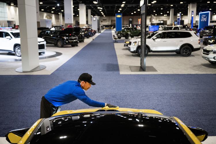 041223-dg-news-DenverAutoShowPrep04.JPG