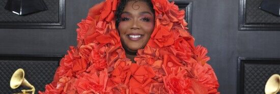 Lizzo pushes back on Tennessee ban and performs with 20 drag queens