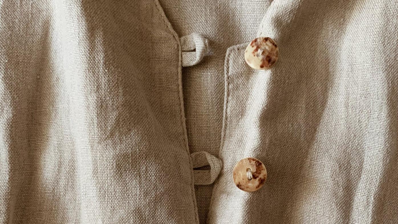 As the Great Depression impoverished the country, many families stretched their budgets by making clothes out of flour and seed sacks. What companies did next may surprise you.