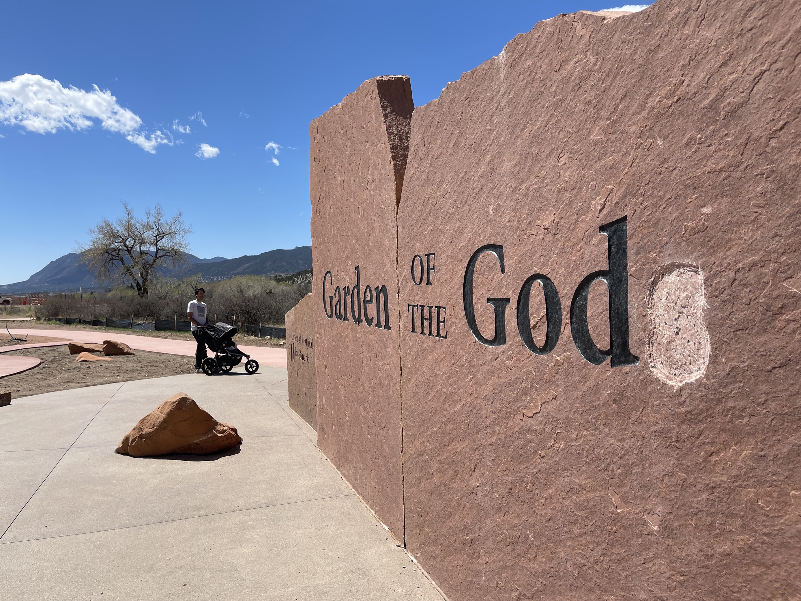 Vandals damage entrance sign at Garden of the Gods overnight