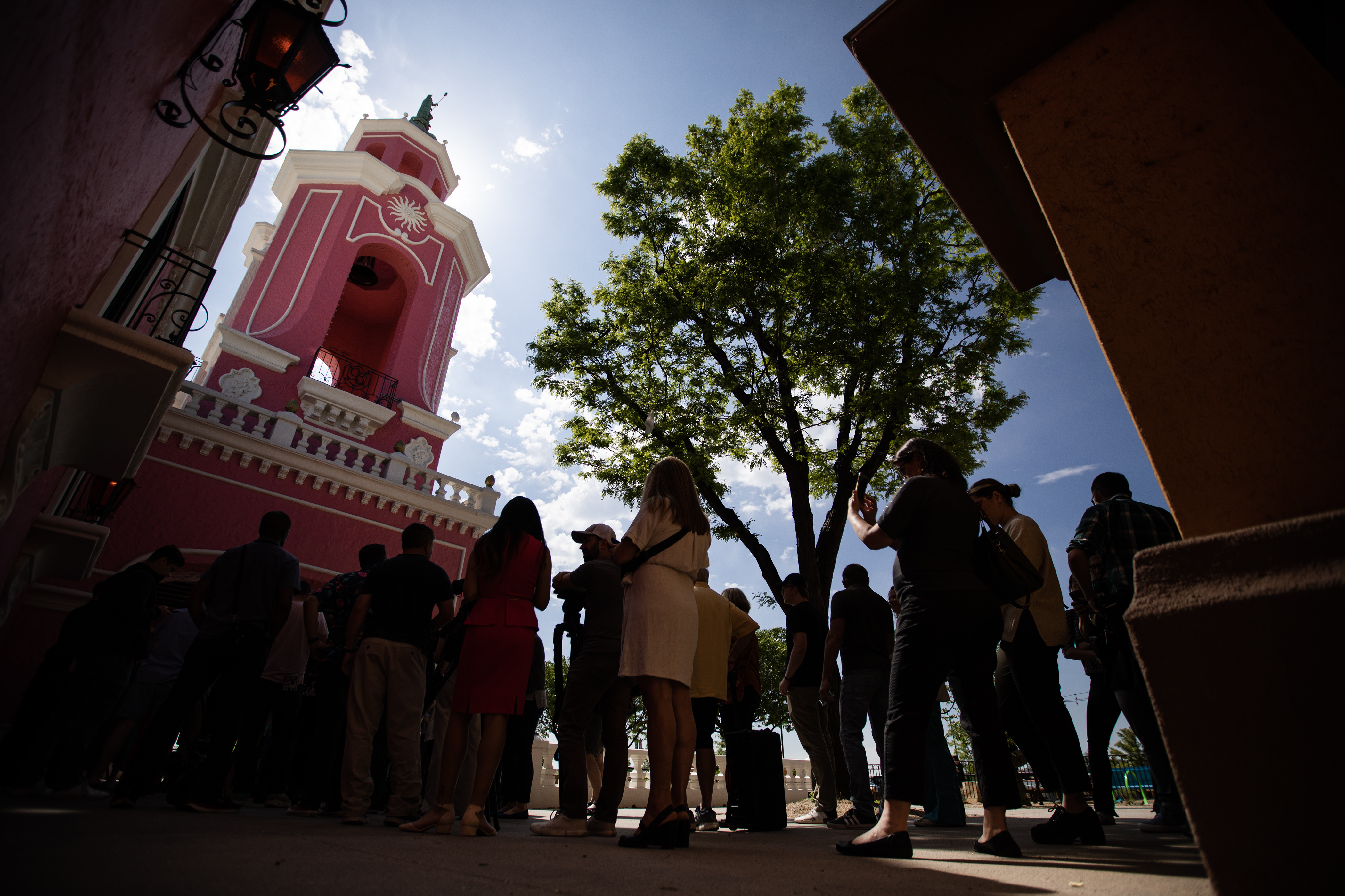 Media from various outlets wait to enter Casa Bonita before a tour of the newly-renovated restaurant on Friday, May 26, 2023, in Lakewood, Colo. (Timothy Hurst/Denver Gazette) (TimHursttim.hurst@gazette.comhttps://secure.gravatar.com/avatar/aca82bd62b4ee425c598527cd6faa1b1?d=mm&r=g)