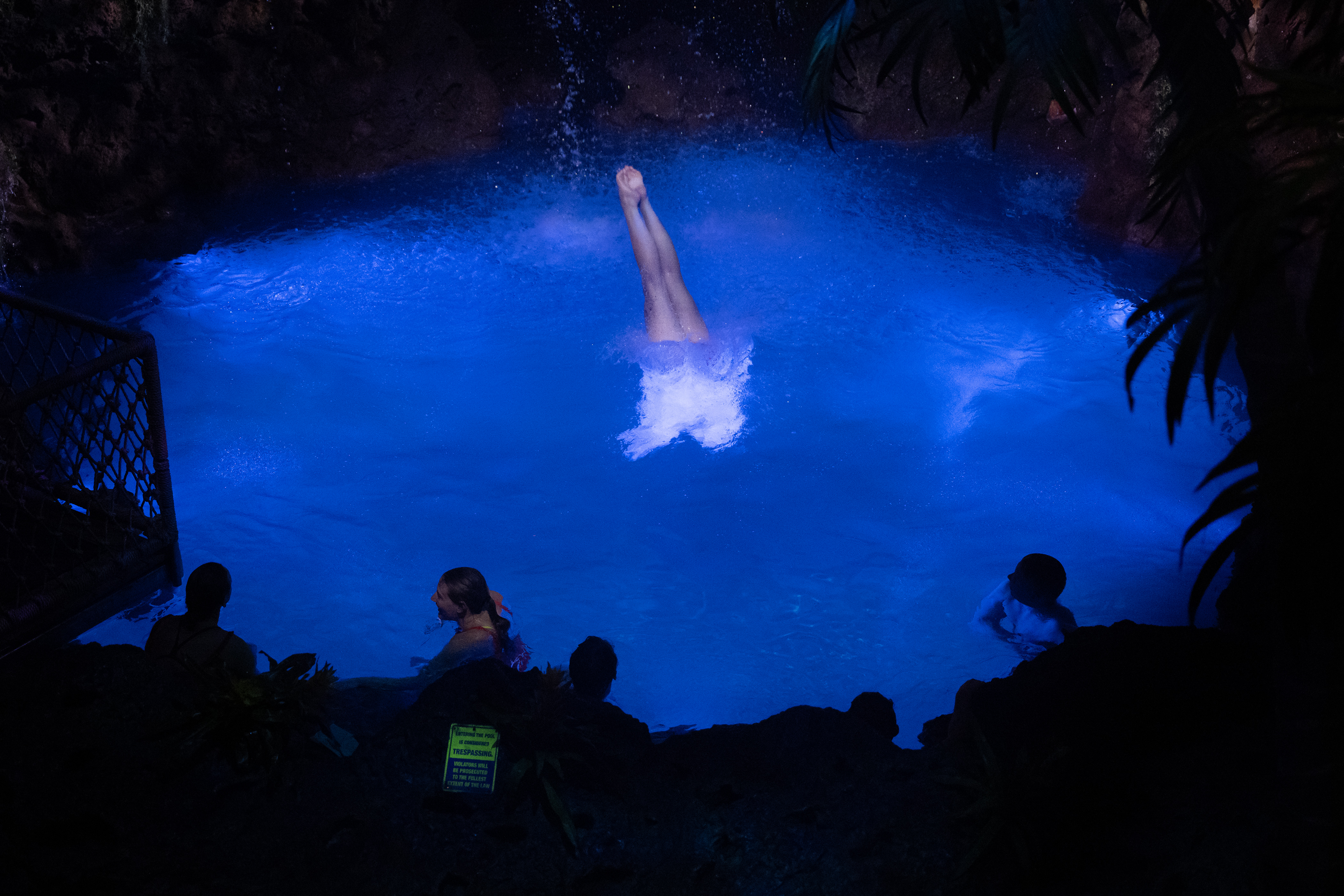 Cliff divers perform at Casa Bonita during a press tour of the newly-renovated restaurant on Friday, May 26, 2023, in Lakewood, Colo. (Timothy Hurst/Denver Gazette) (TimHursttim.hurst@gazette.comhttps://secure.gravatar.com/avatar/aca82bd62b4ee425c598527cd6faa1b1?d=mm&r=g)
