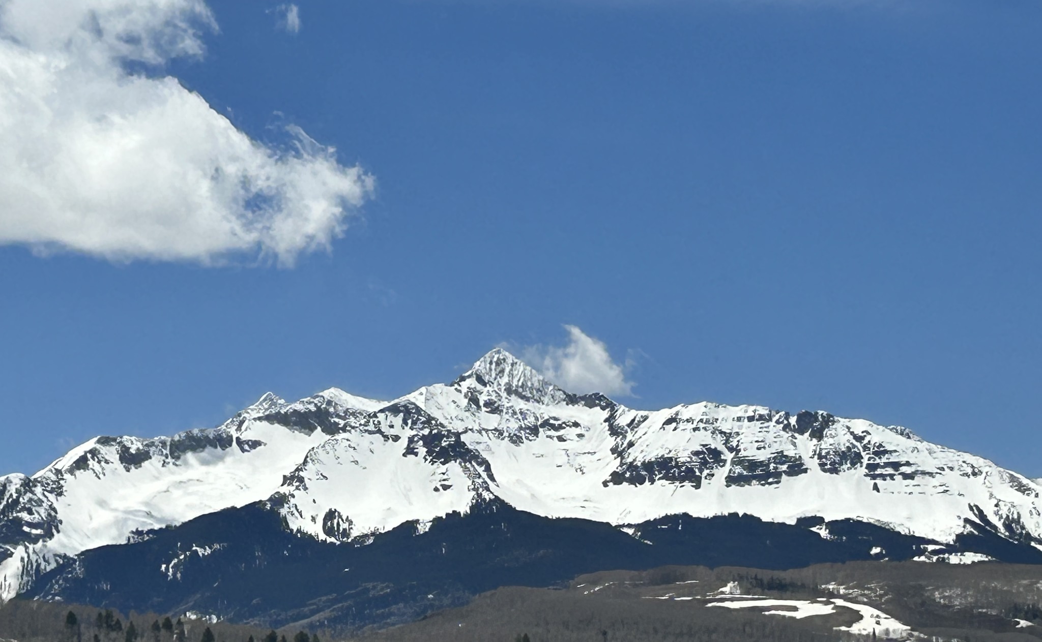 Skier injured in 2,000-foot fall on Colorado peak