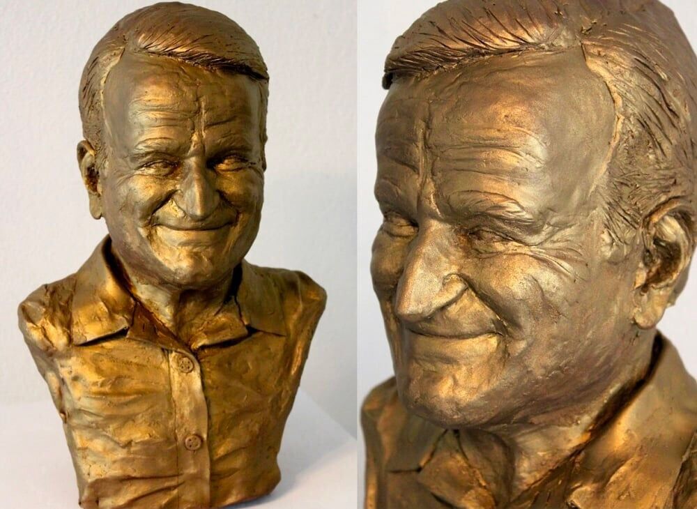 Paul Joachim, a chocolate and cake sculptor also known as The Chocolate Genius, created this art of comedian Robin Williams.