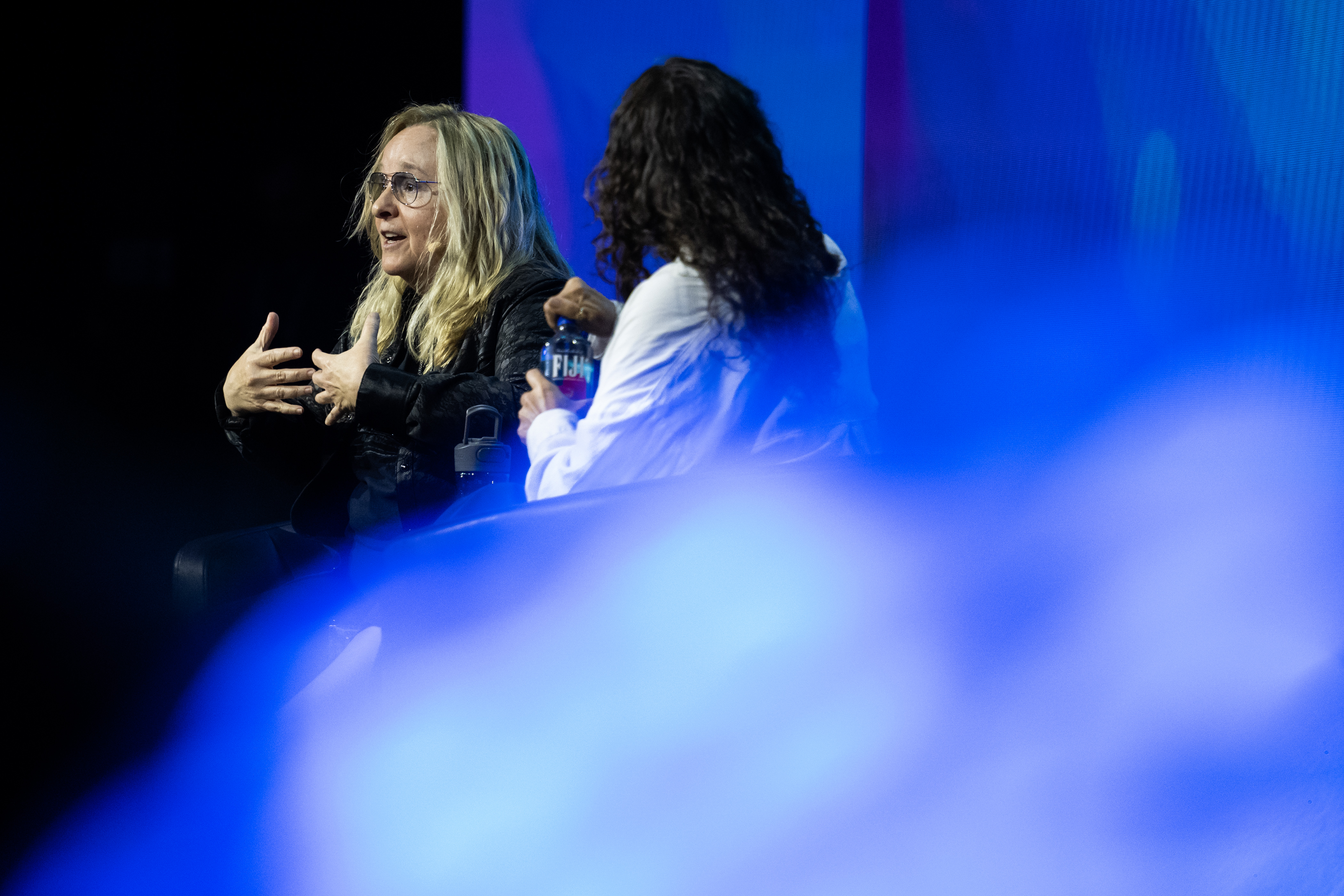 Musician Melissa Etheridge, left, speaks with psychopharmacologist Julie Holland during the “Addiction, family, plant medicine, and healing” keynote address in the Bellco Theater during the third day of Psychedelic Science 2023 on Wednesday, June 21, 2023, at the Colorado Convention Center in Denver. (Timothy Hurst/Denver Gazette) (TimHursttim.hurst@gazette.comhttps://secure.gravatar.com/avatar/aca82bd62b4ee425c598527cd6faa1b1?d=mm&r=g)