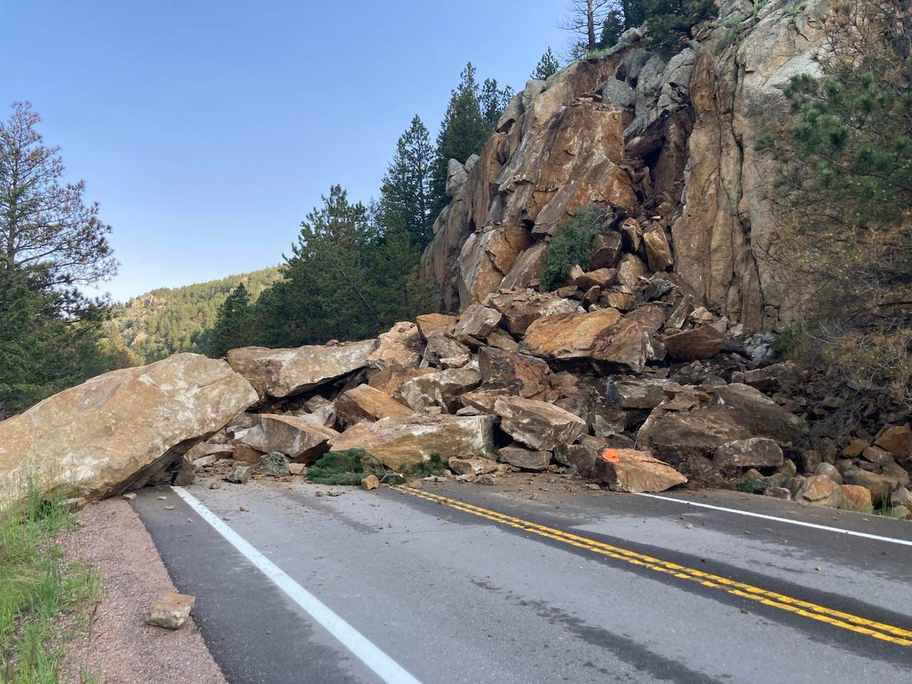 Rockslide closes Highway 7 in Boulder County