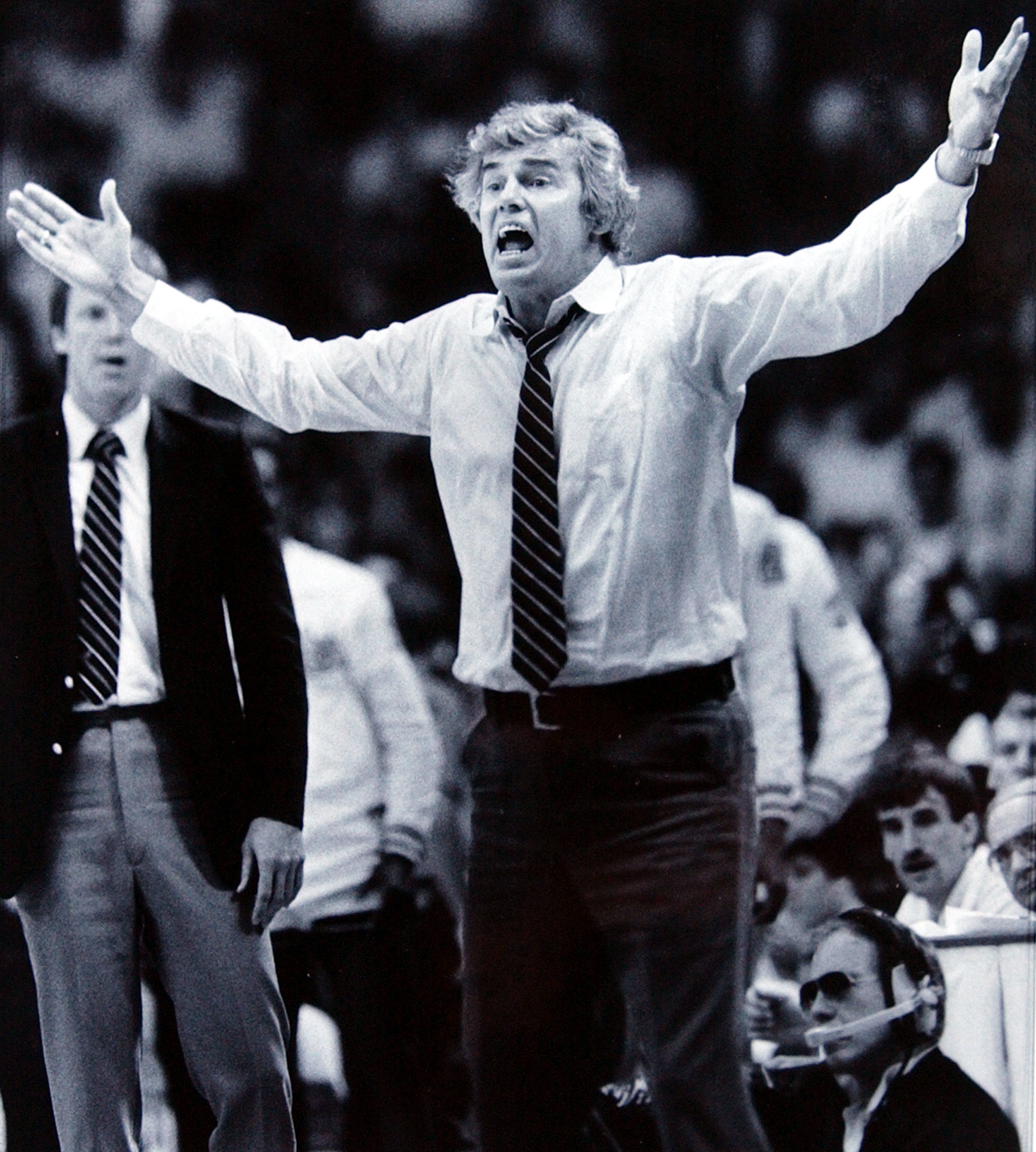Former Denver Nuggets head coach Doug Moe argues a call by the refs during the Nuggets loss to the Los Angeles Lakers in Denver on May 20, 1985. (ED ANDRIESKI, ASSOCIATED PRESS)