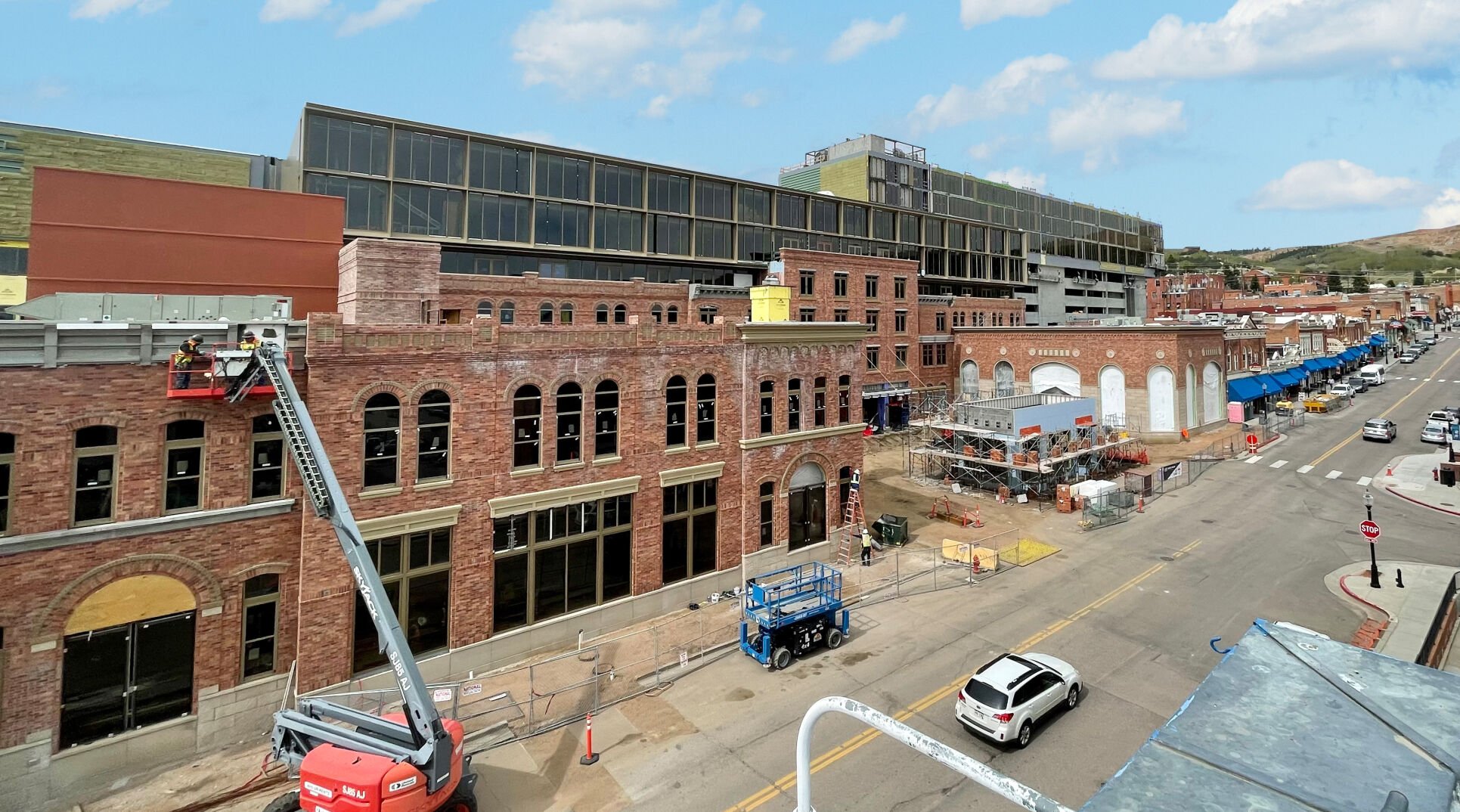 Hotel with rooftop pool, upscale rooms closer to reality in high-elevation tourist town