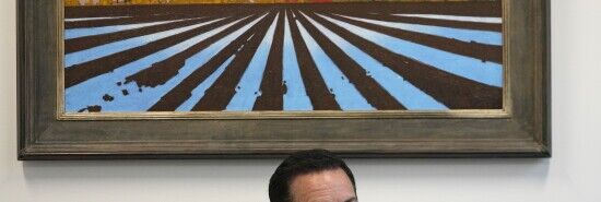 Possible Romney challenger reports record fundraising haul as he considers primary bid
