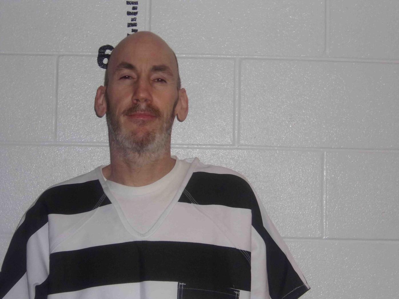 U.S. Marshals search for escaped Colorado inmate