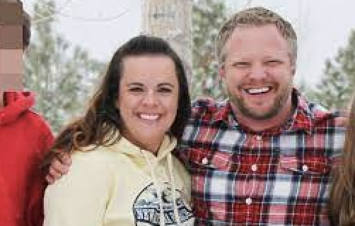 Angela and James Craig pose for a family picture in 2021. James Craig, 45, is accused of poisoning his wife to death last March. (Courtesy: The Pray Family)