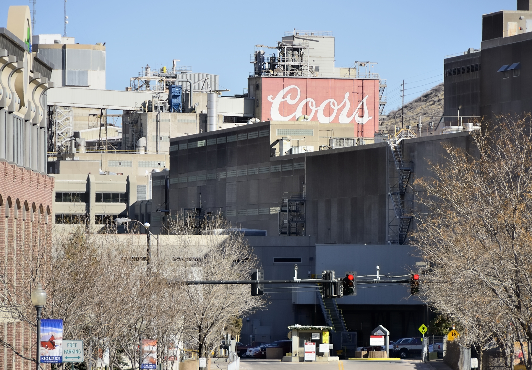 Coors Brewery in Golden, Colorado. (RiverNorthPhotography (iStock))