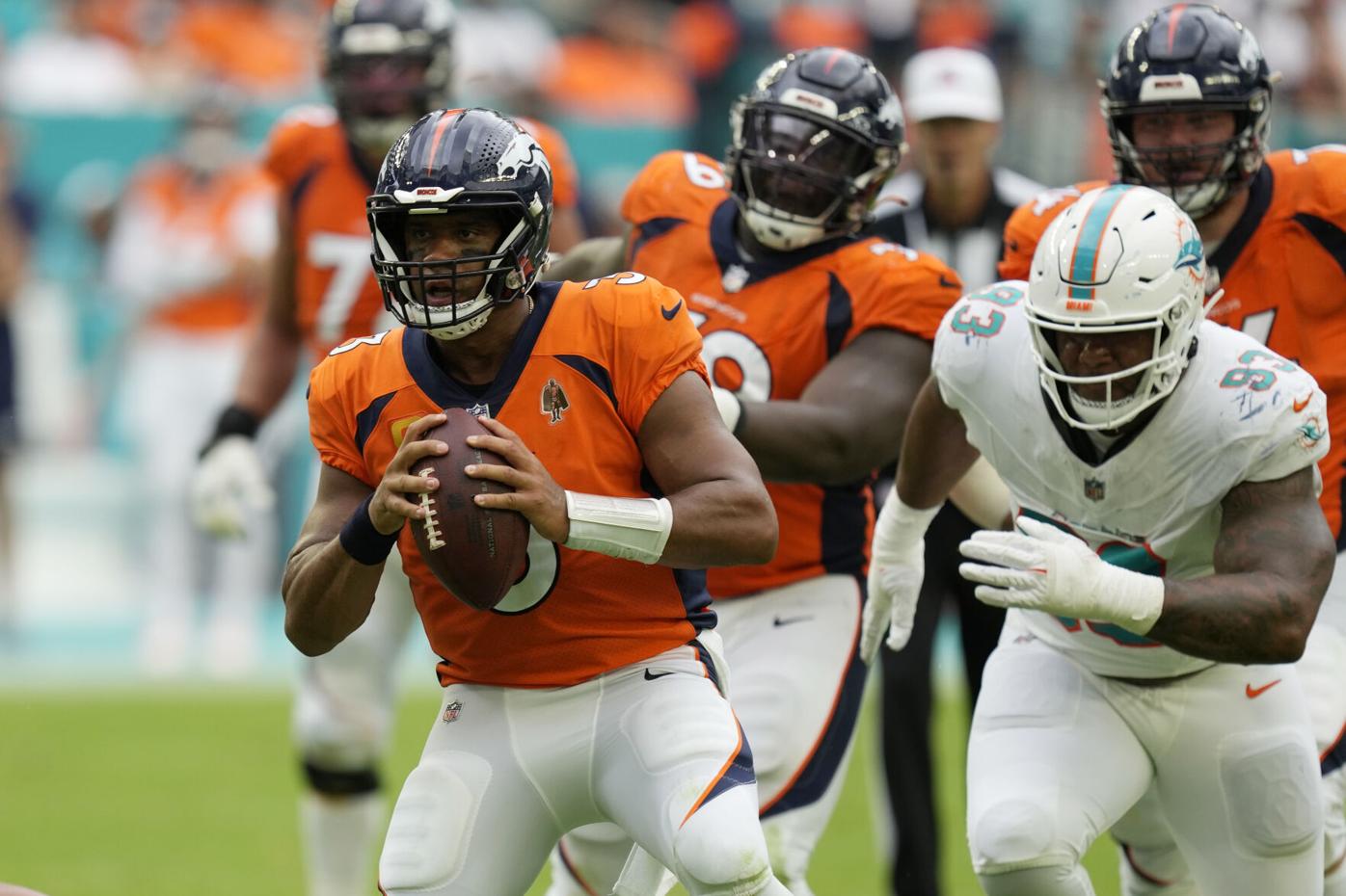 Russell Wilson wearing blinders after Denver Broncos drop to 0-3 in Miami