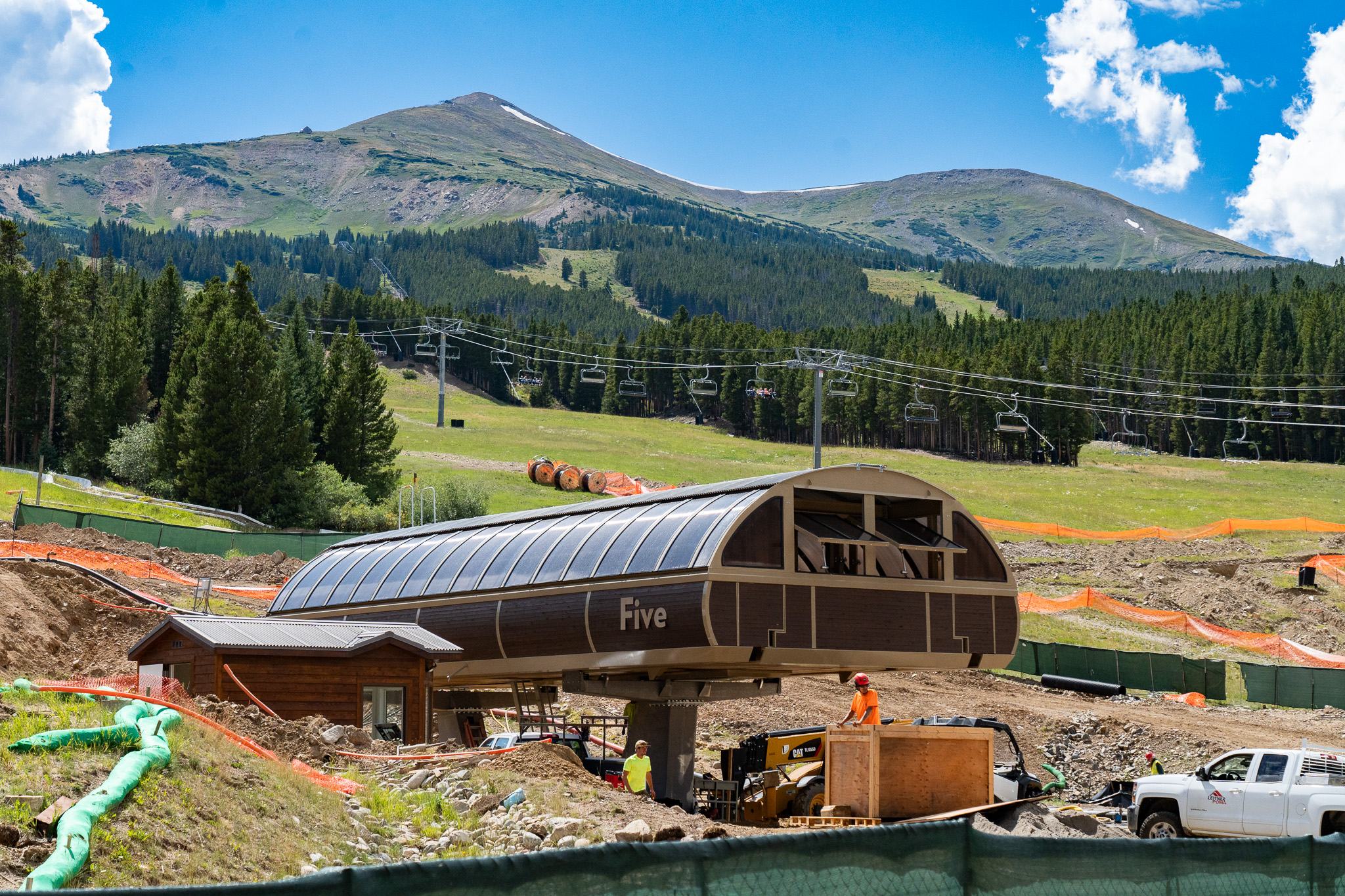 Breckenridge auctioning off 5-Chair chairlift chairs; high-speed quad coming