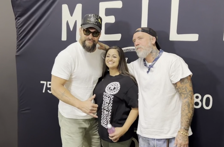 Jason Momoa attracts thousands to Parker liquor store