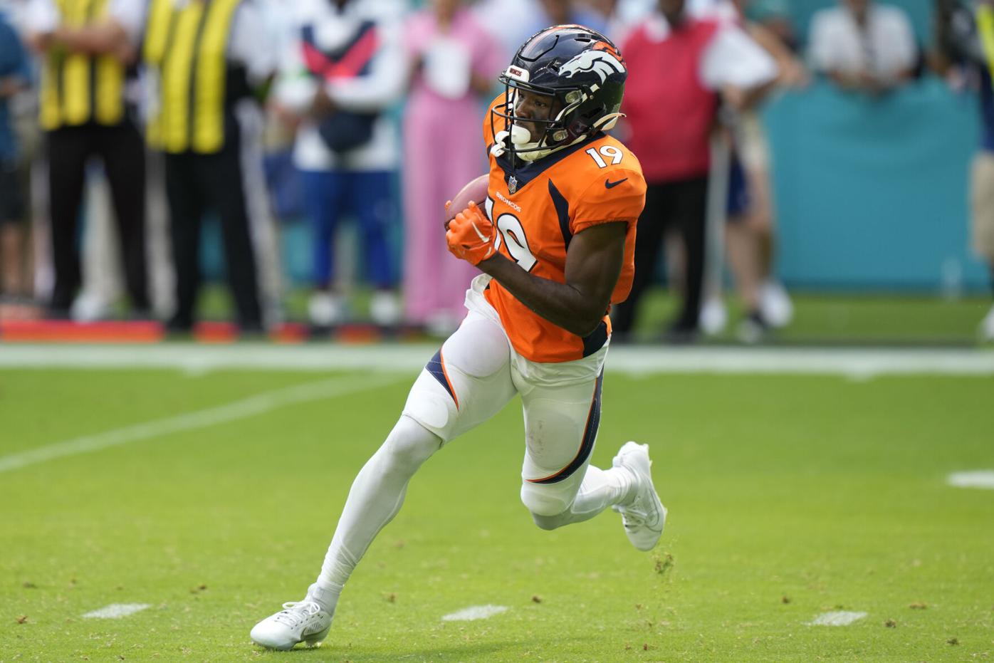 Broncos Dolphins Football