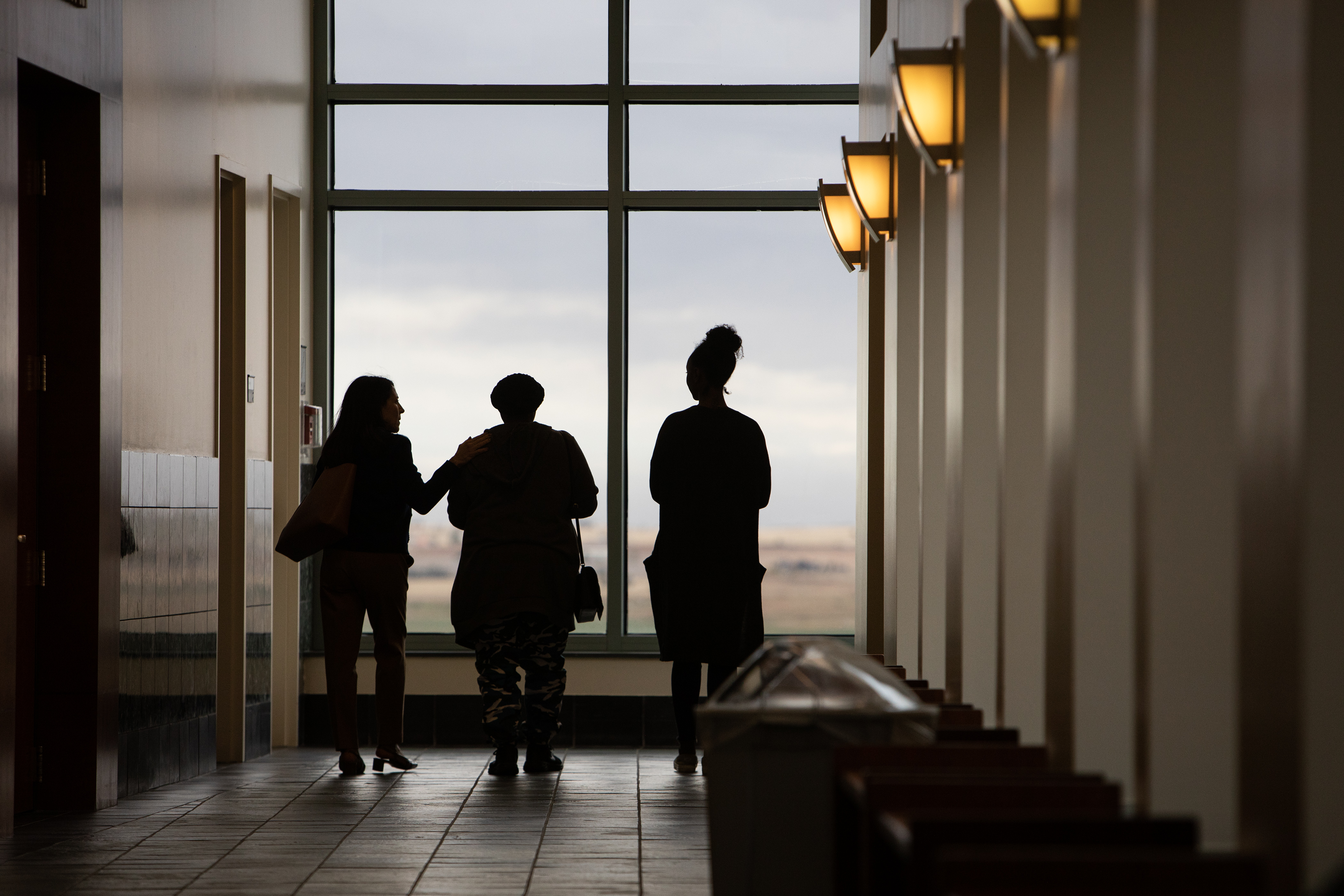 Sheneen McClain, the mother of Elijah McClain, center, is comforted as she waits outside the courtroom for the reading of the verdict in the trial of Aurora police Officer Randy Roedema and former officer Jason Rosenblatt on Thursday, Oct. 12, 2023, at the Adams County Court in in Brighton, Colo. (Timothy Hurst/Denver Gazette) (TimHursttim.hurst@gazette.comhttps://secure.gravatar.com/avatar/aca82bd62b4ee425c598527cd6faa1b1?d=mm&r=g)