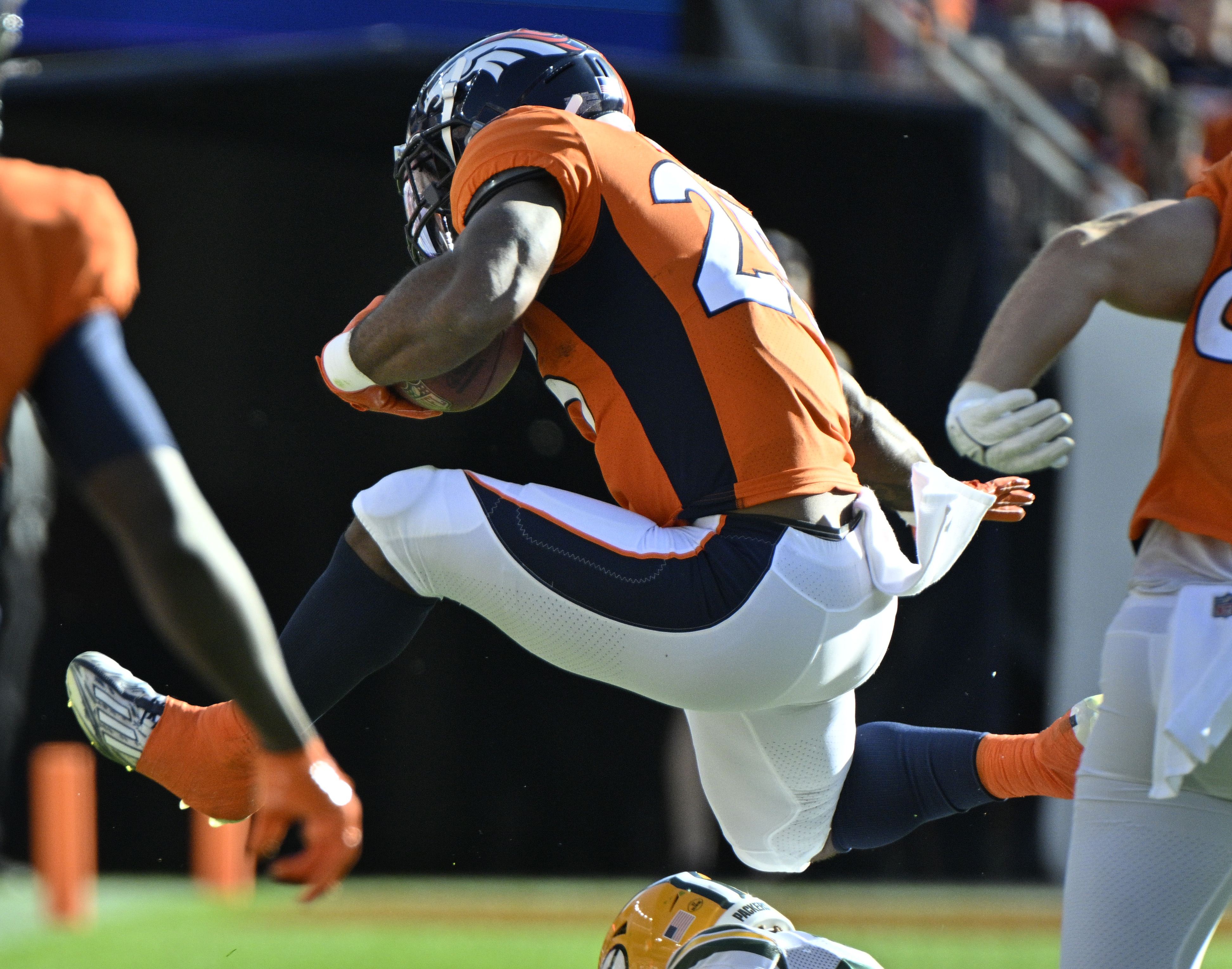 Denver Broncos running back Samaje Perine (25) carries the ball during a game at Empower Field at Mile High on Sunday, Oct. 22, 2023. (Photo by Jerilee Bennett, The Gazette)