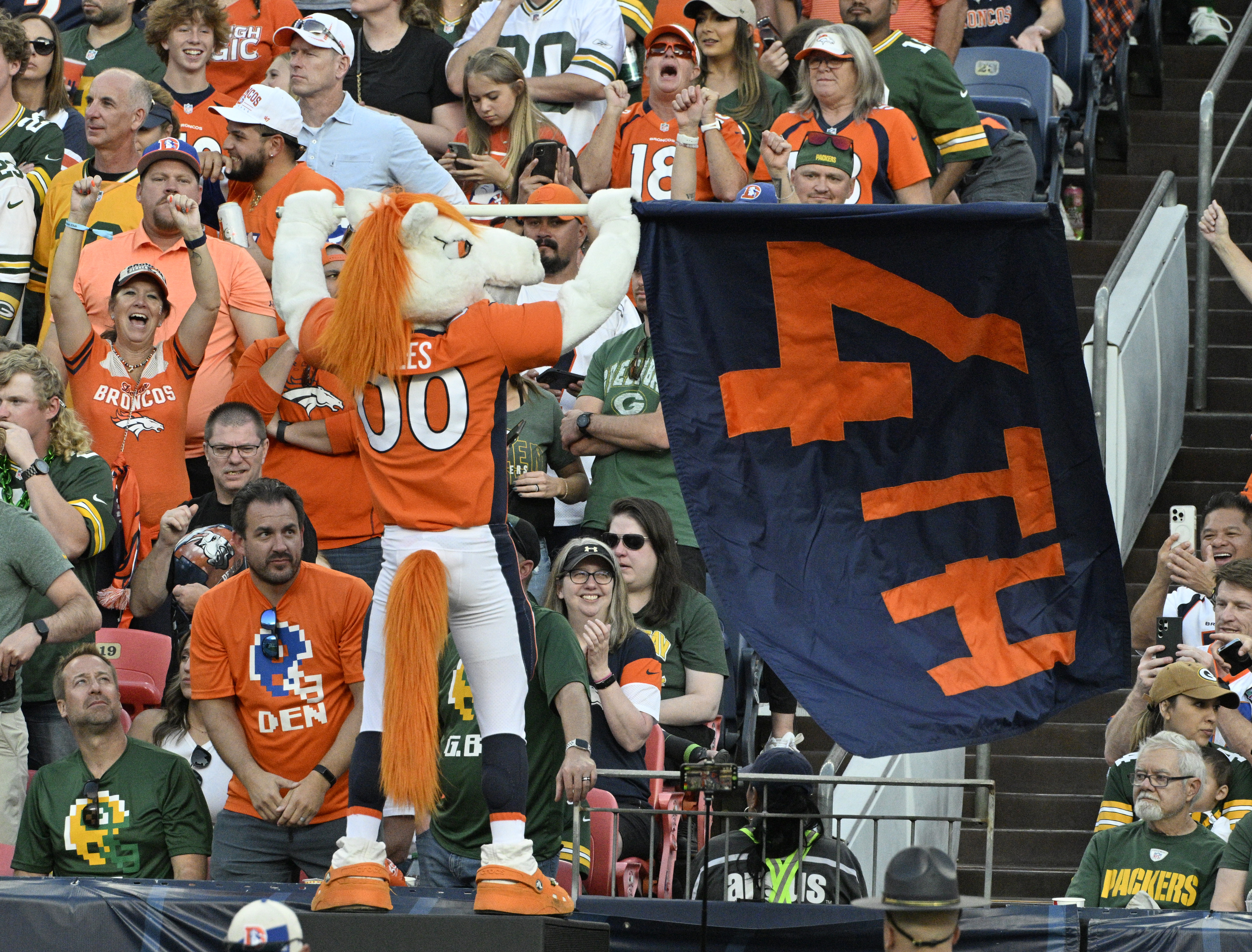 Miles gets the crowd during a game against the Packers at Empower Field at Mile High on Sunday, Oct. 22, 2023. (Photo by Jerilee Bennett, The Gazette)