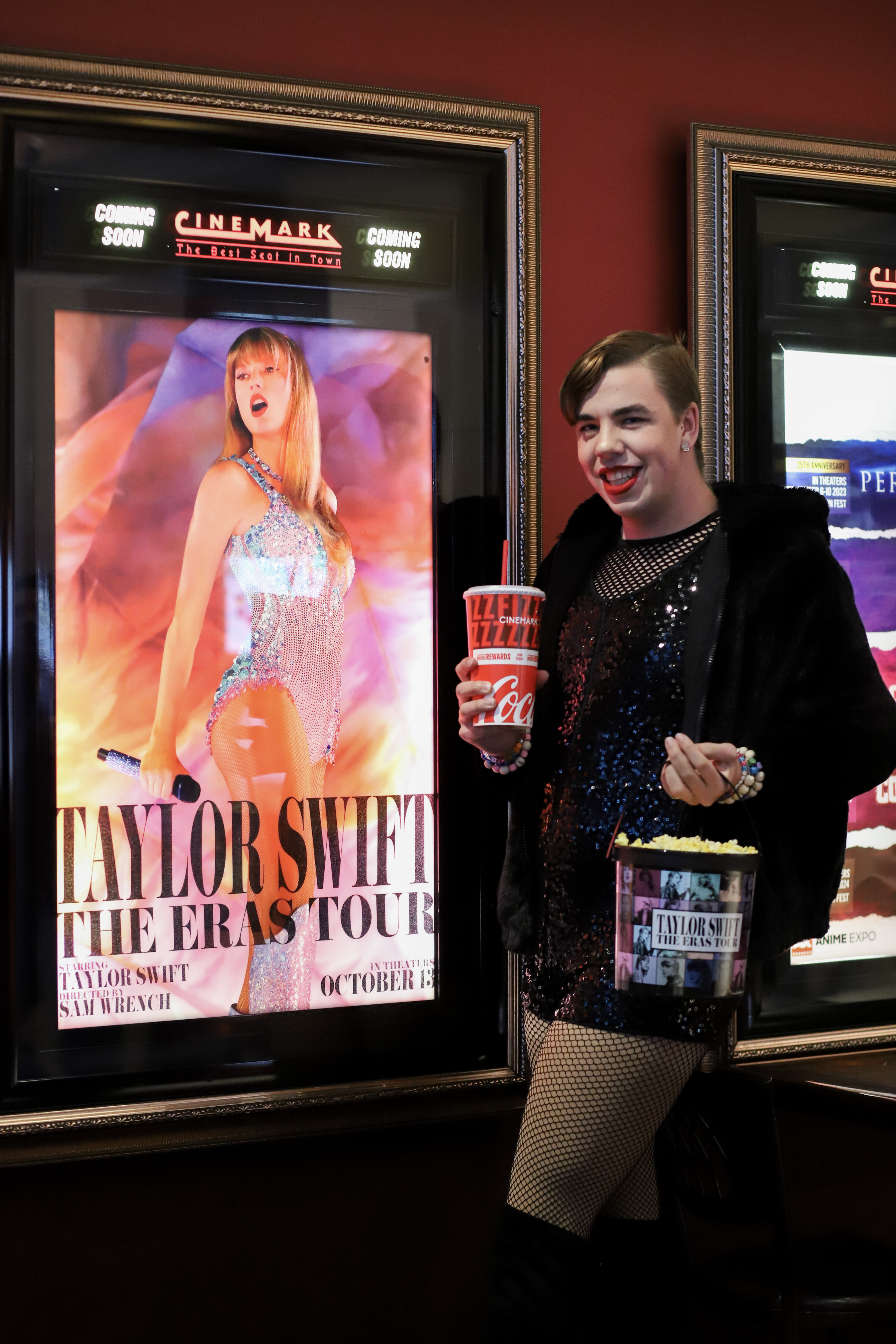 A $20 front-row concert seat : Taylor Swift fans re-live concert through newly released film