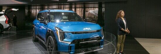Car dealers press Biden to ease up on ‘unrealistic’ electric vehicle push