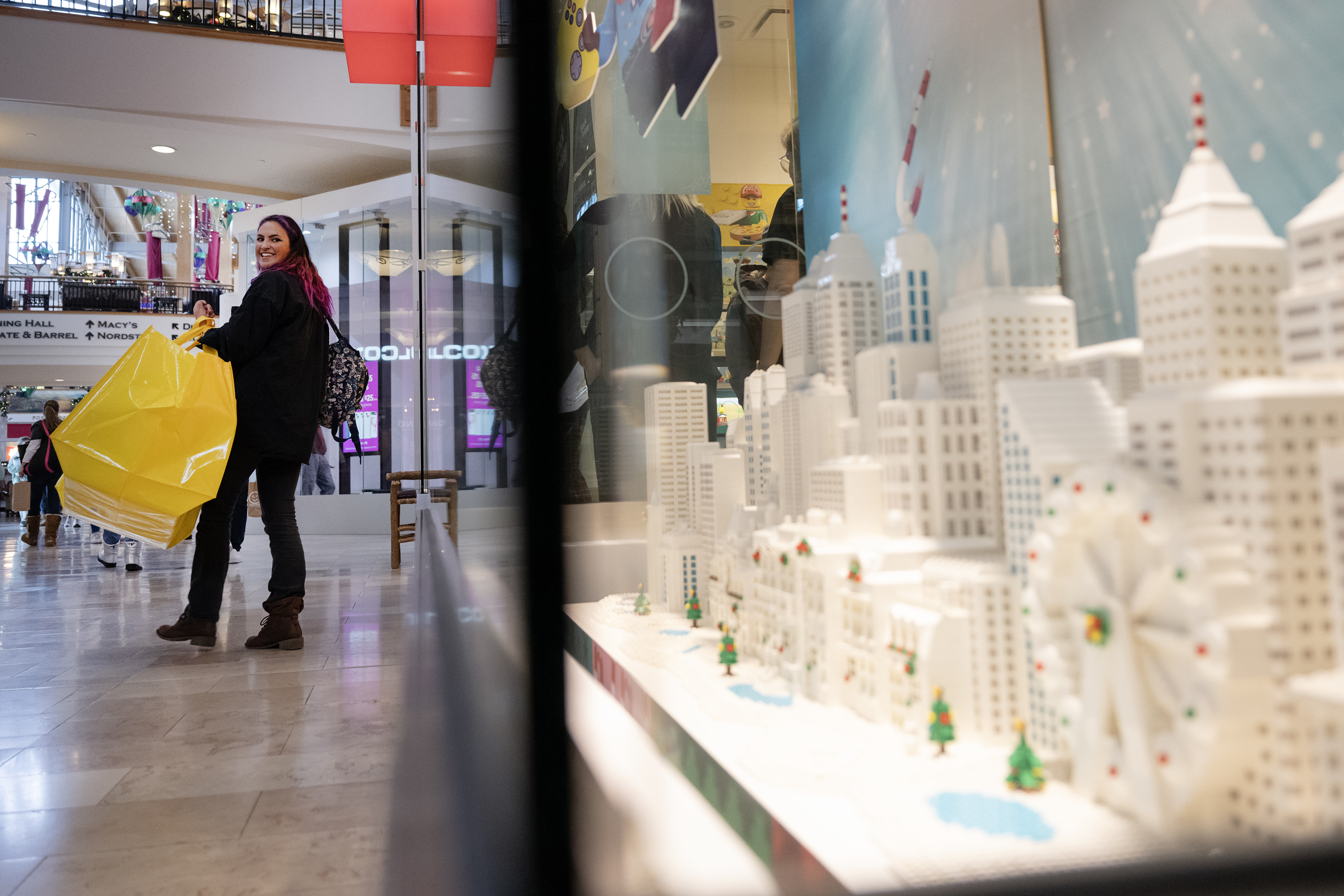 Lauryn Sandoval leaves The LEGO Store at the Park Meadows Shopping Center with a giant shopping bag on Thursday, Nov. 24, 2023, in Lone Tree, Colo. (Timothy Hurst/Denver Gazette) (TimHursttim.hurst@gazette.comhttps://secure.gravatar.com/avatar/aca82bd62b4ee425c598527cd6faa1b1?d=mm&r=g)
