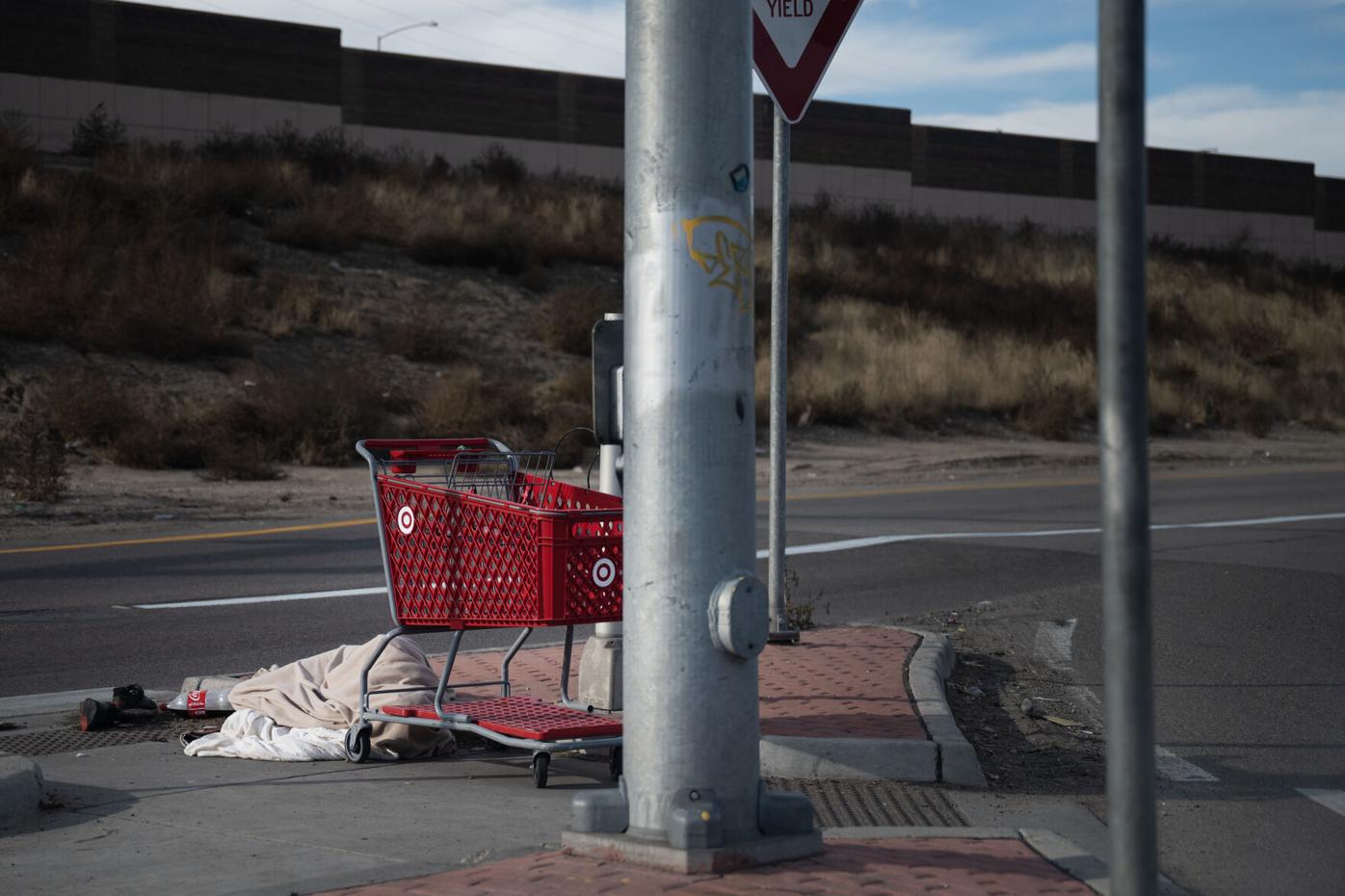 11xx24-dg-news-AuroraHomeless01.JPG