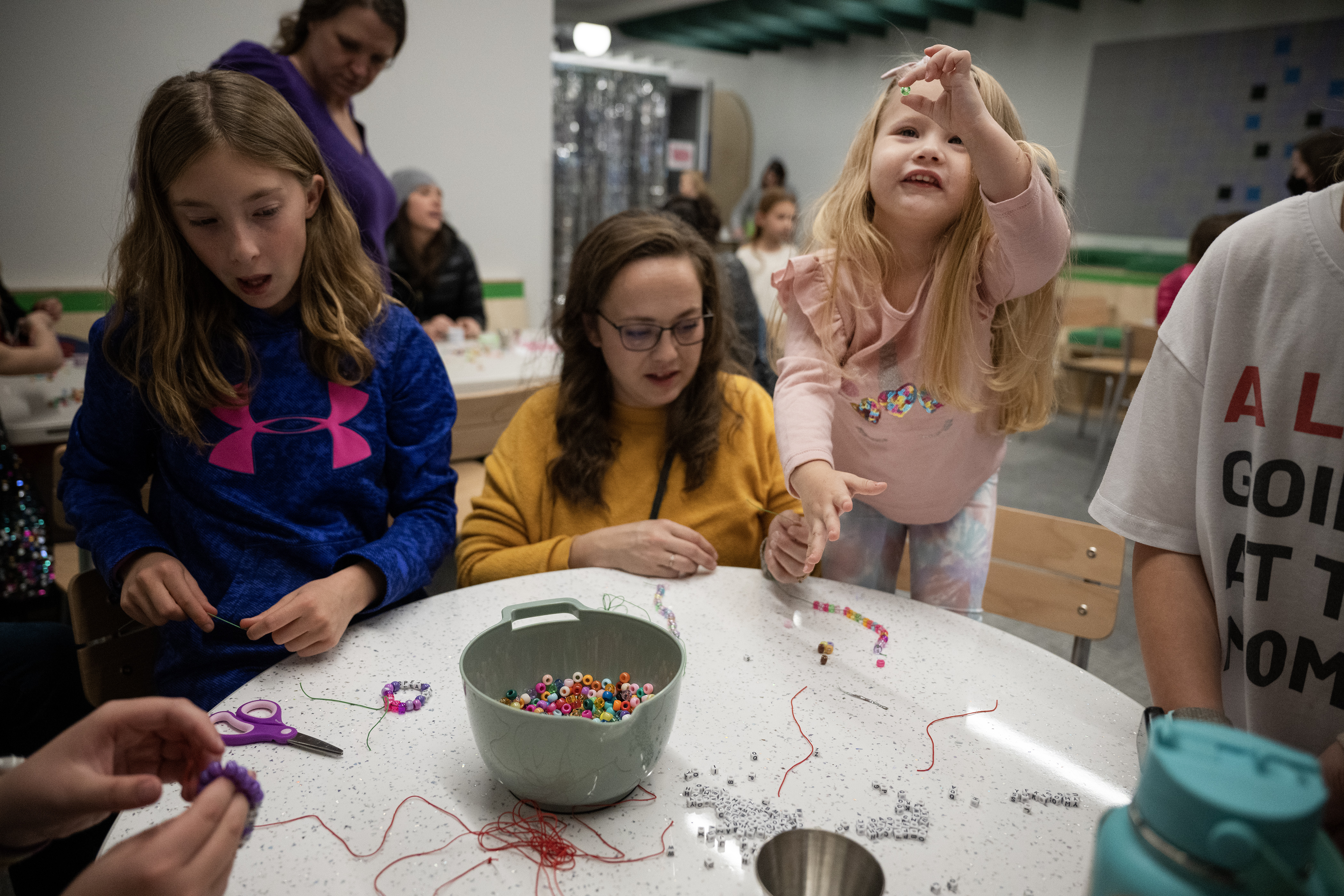 Denver Girl Scouts dance, sing, make bracelets to celebrate Taylor Swift’s birthday