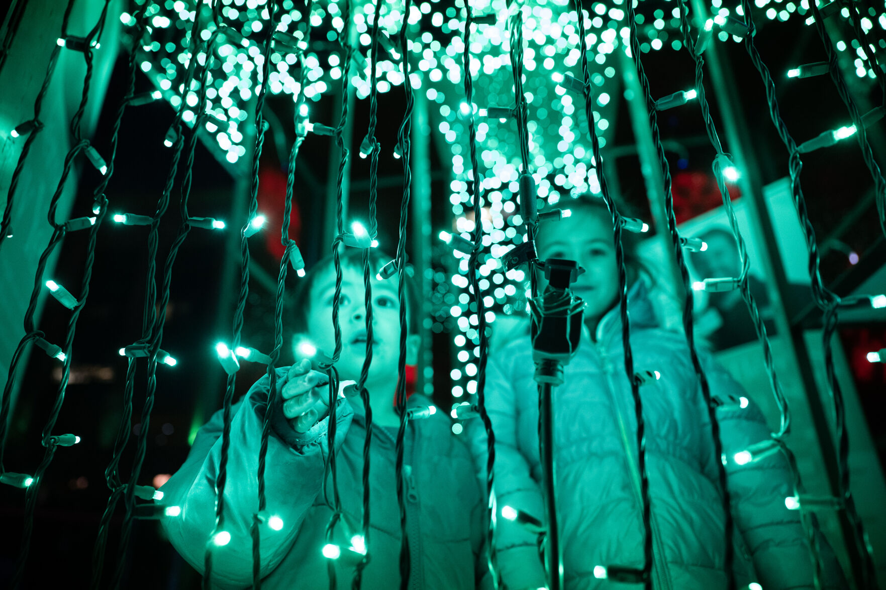 Aurora kicks off holiday season with annual tree lighting