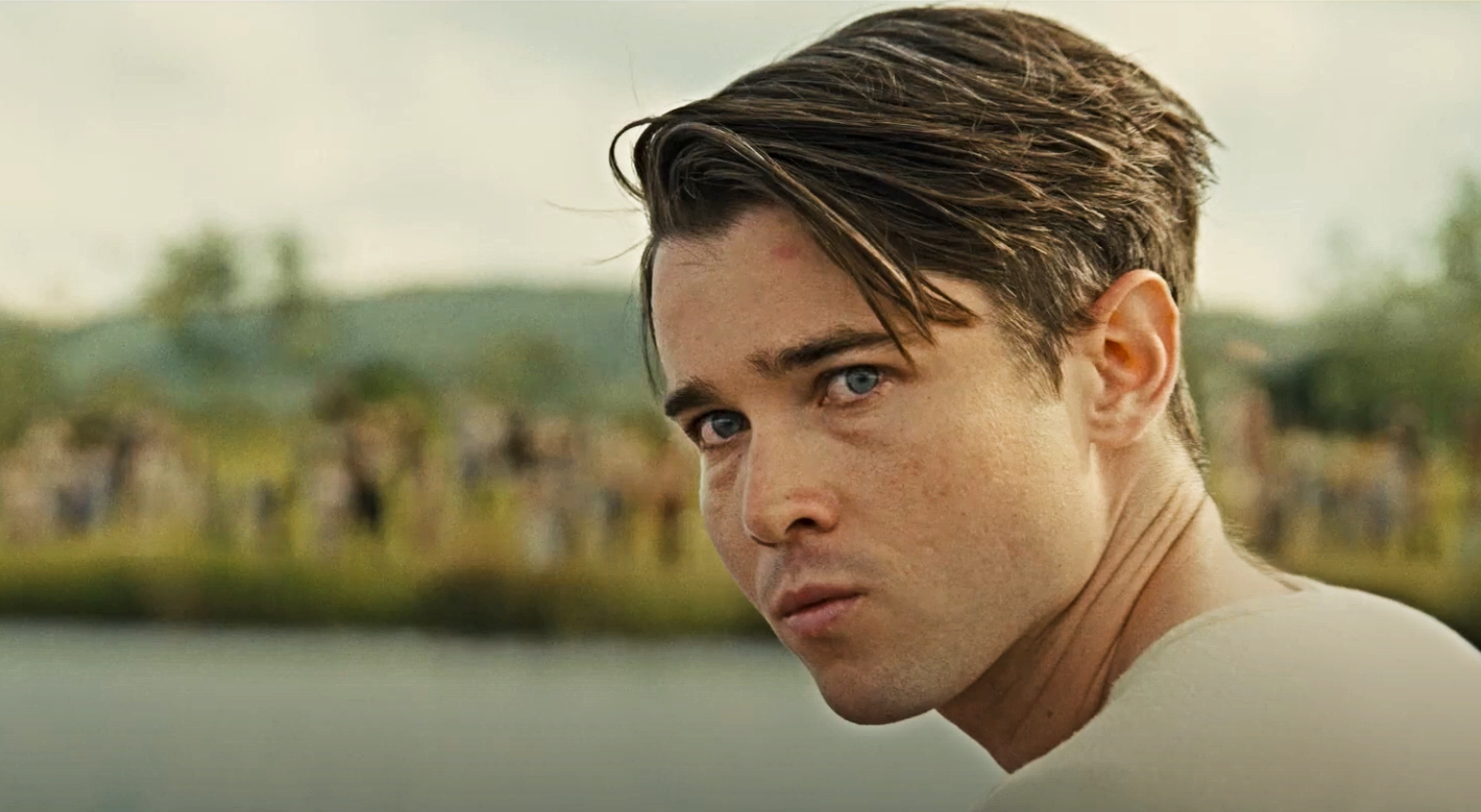 Luke Slattery is a 2009 graduate of Colorado Academy. His parents are Dan and Parry Slattery, and he has a sister named Meg. (The Boys in the Boat Trailer, courtesy of Amazon MGM Studios)