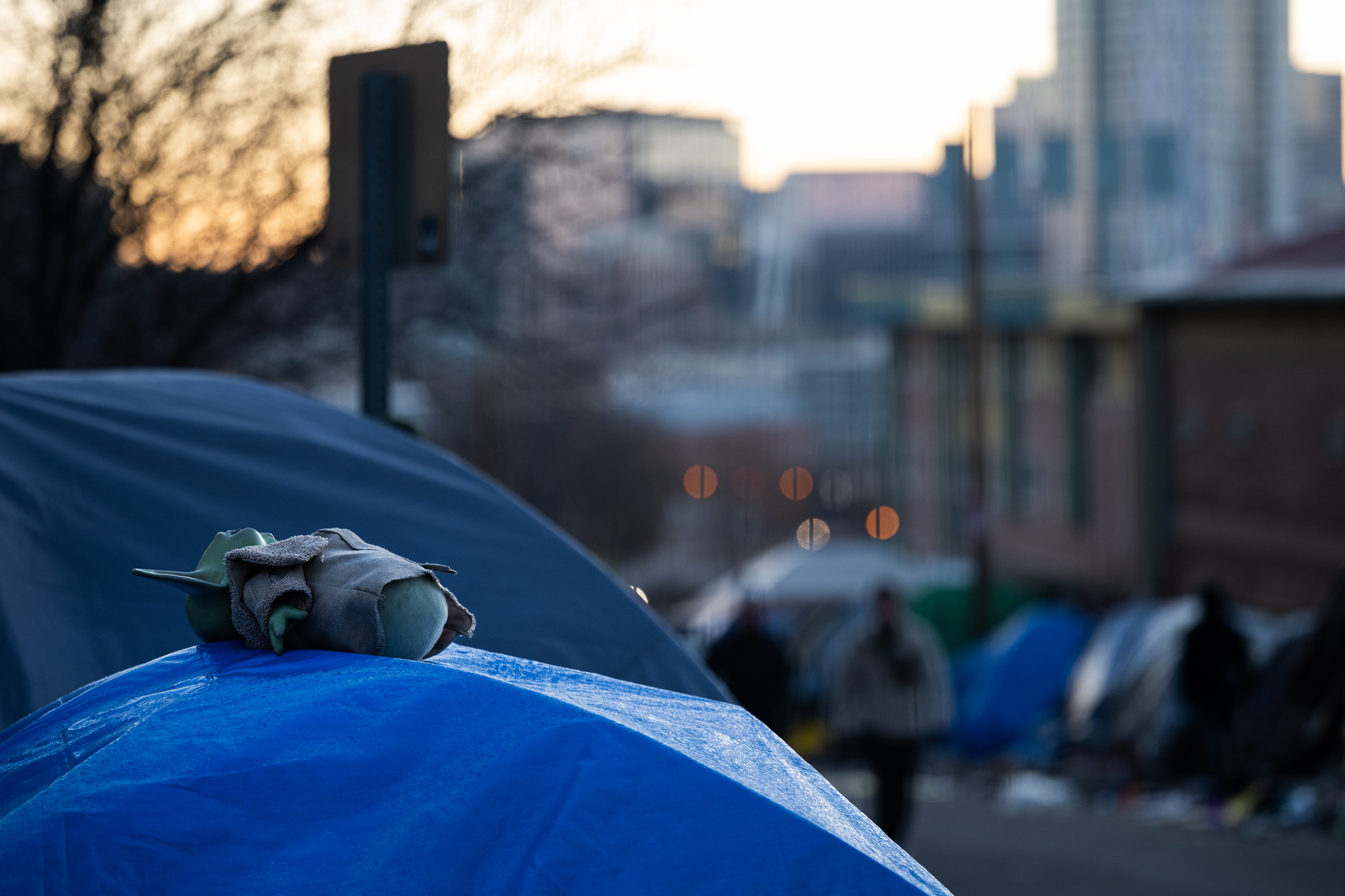 A stuffed toy sits on top of a tent near West 27th Avenue and Alcott Street during an encampment sweep of an encampment primarily occupied by immigrants on Wednesday, Jan. 3, 2024, in Denver, Colo. (Timothy Hurst/Denver Gazette) (TimHursttim.hurst@gazette.comhttps://secure.gravatar.com/avatar/aca82bd62b4ee425c598527cd6faa1b1?d=mm&r=g)
