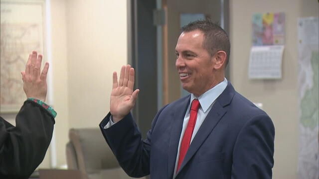 Matt Harris sworn in.jpg