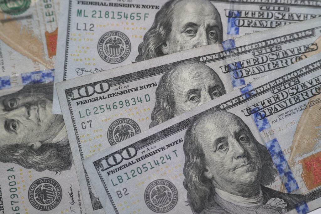 Democratic AGs file brief supporting $15 minimum wage for federal contractors