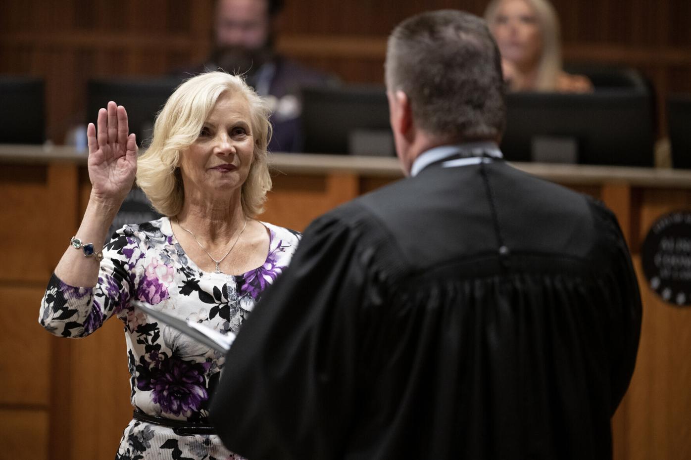 Aurora council debates stance on home occupancy bill