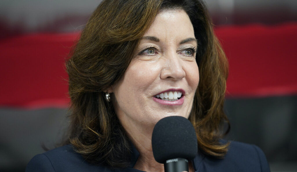 Hochul loosens state job requirements for migrant workers