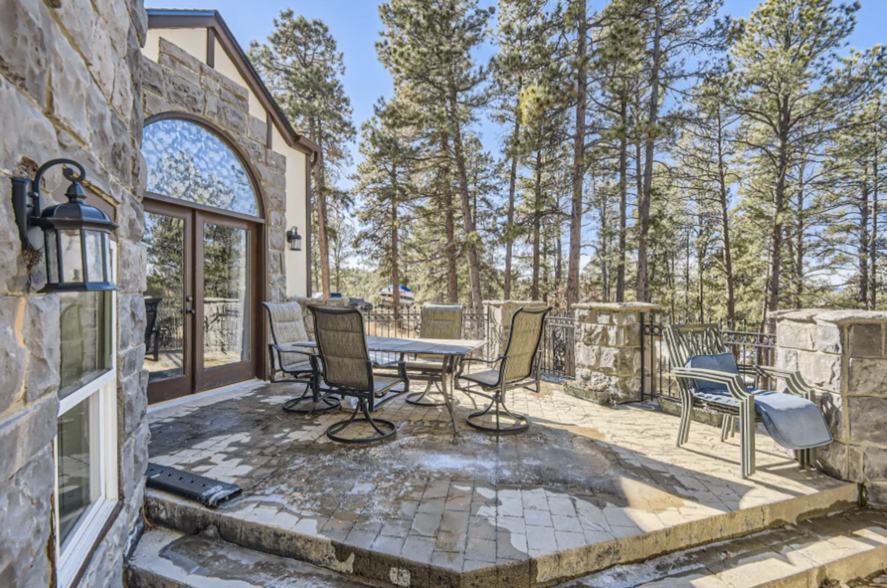 Photo Credit: Virtuance. Courtesy of Ruth Wordelman, Front Range Real Estate Professionals LLC.