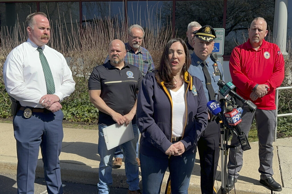Suspect who killed family members in Pennsylvania barricaded in New Jersey home in standoff with SWAT