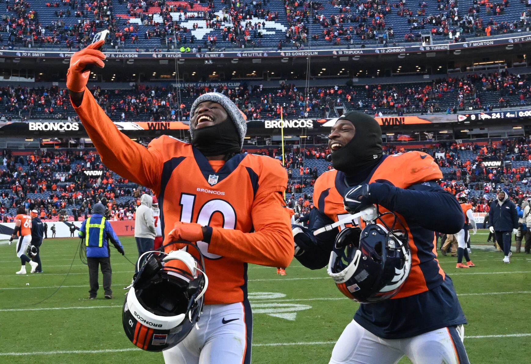 PHOTOS: Broncos Break 8-year Drought with Chiefs, 24-9