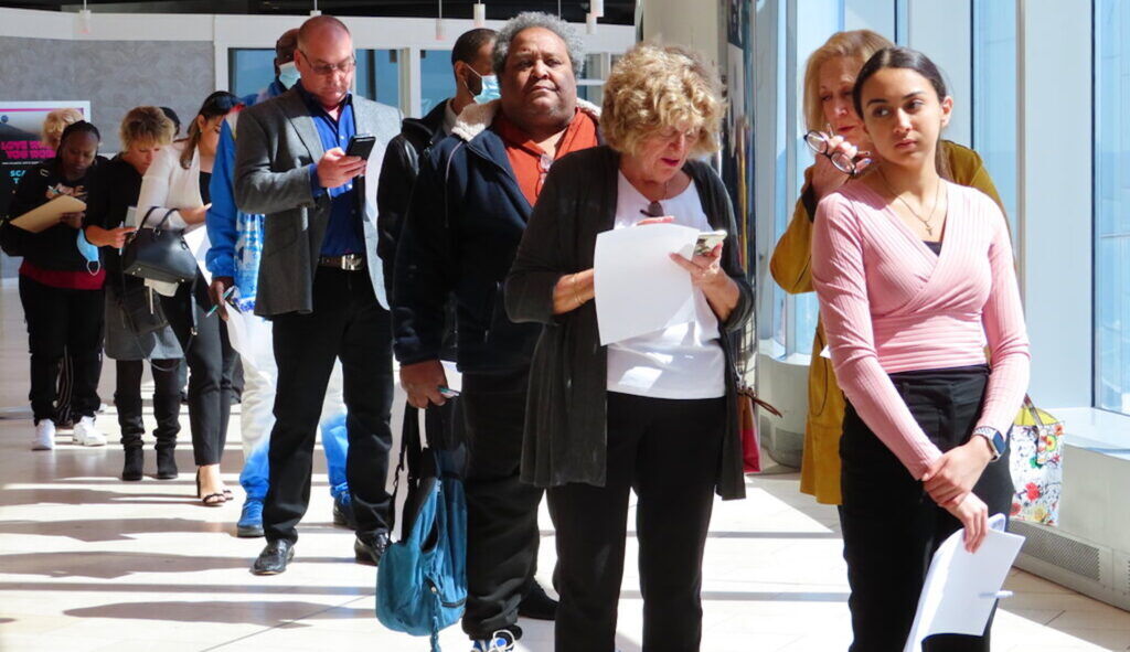 Job openings tick up very slightly despite high interest rates