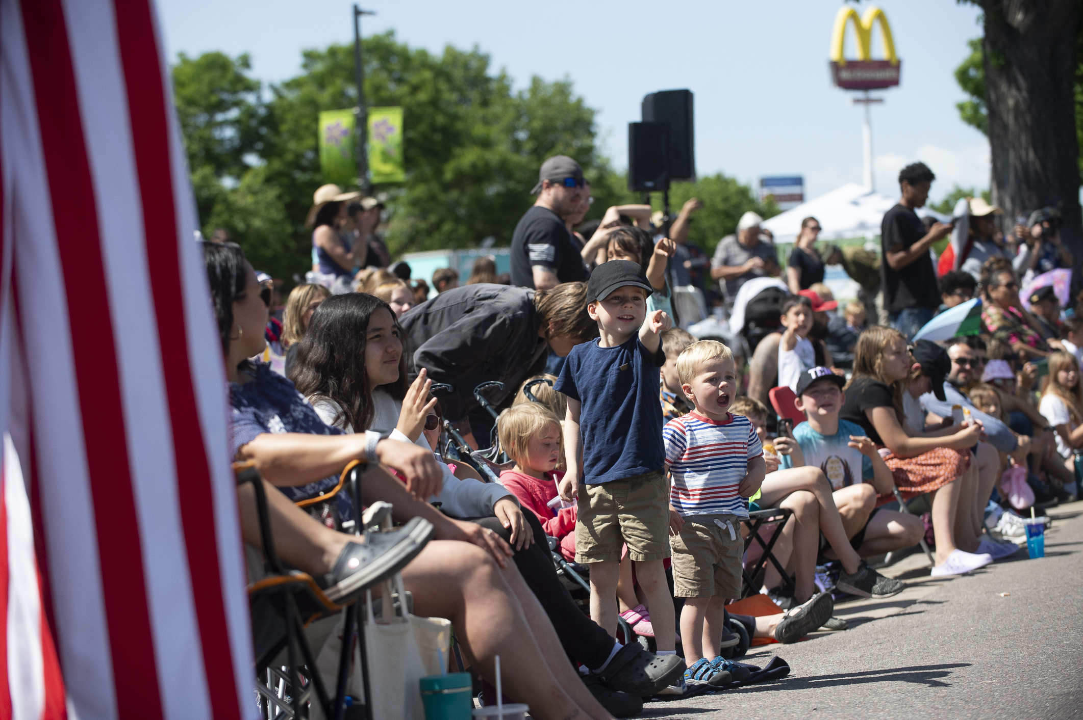 Thousands turn out to honor veterans at Commerce City parade