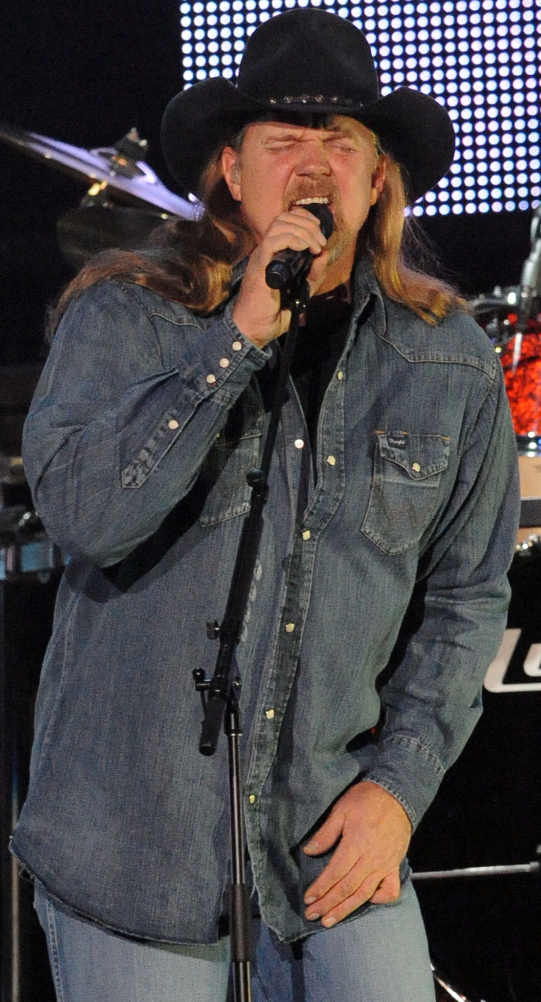 Trace Adkins performs at the World Arena in Colorado Springs, Thursday, Dec. 3, 2009. (The Gazette, Christian Murdock) (Christian murdock)