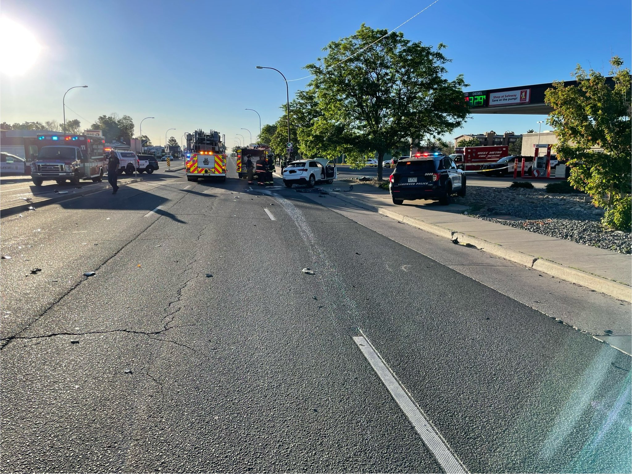 1 dead, 2 injured in Lakewood crash