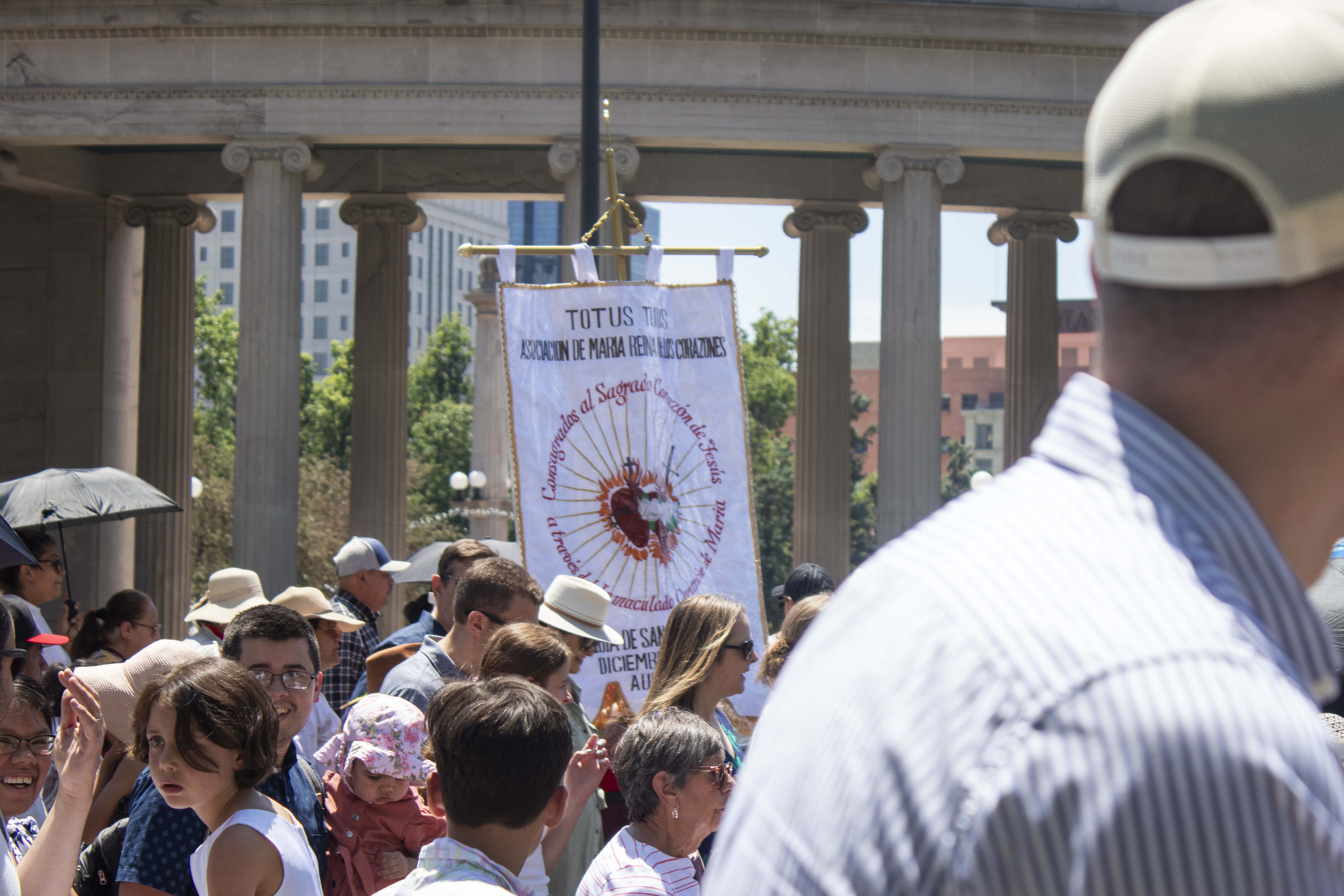 More than 4,000 pilgrims joined a Eucharistic procession around downtown Denver on Sunday, June 9, 2024. (Bernadette Berdychowski / Denver Gazette)