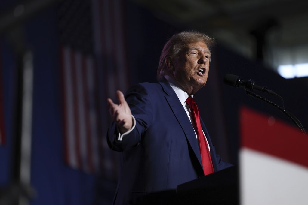 Trump rakes in millions at West Coast fundraisers