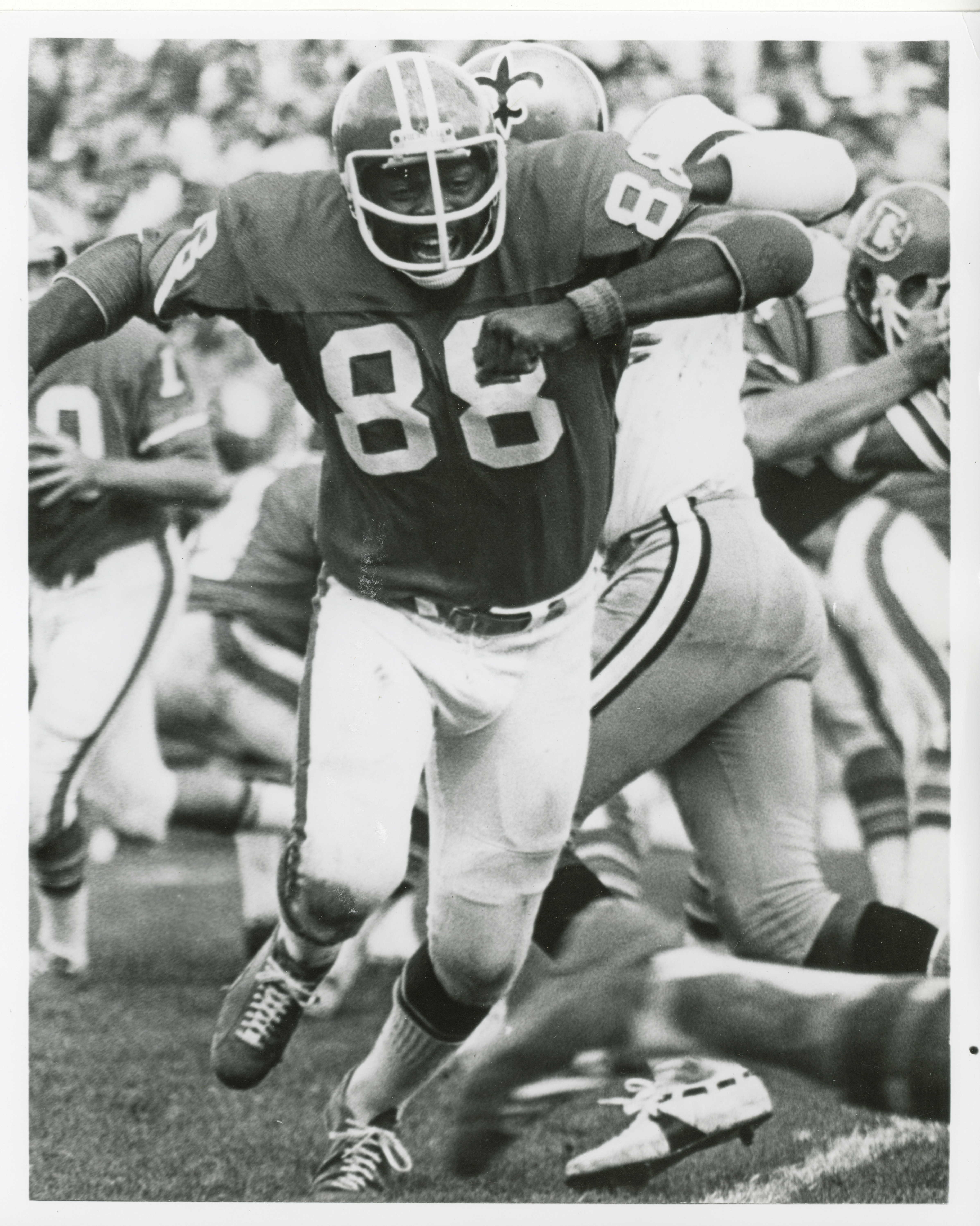Denver Broncos tight end Riley Odoms (88) runs a route during an October 13, 1974 game against the New Orleans Saints at Mile High Stadium in Denver, Colorado. (Courtesy photo/Denver Broncos)
