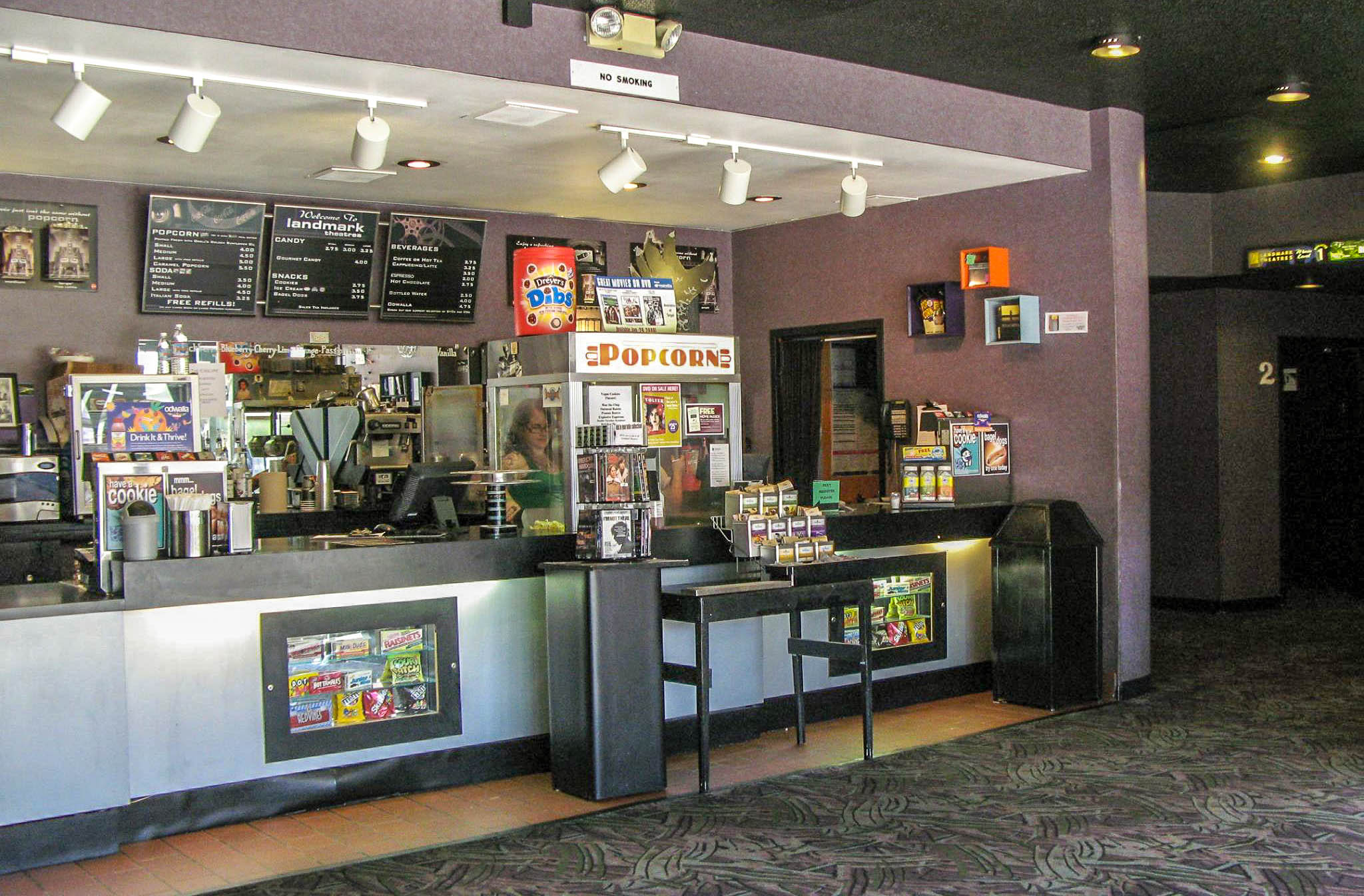 A look at the lobby of the Esquire Theatre in 2017. (Courtesy Landmark Theatres)