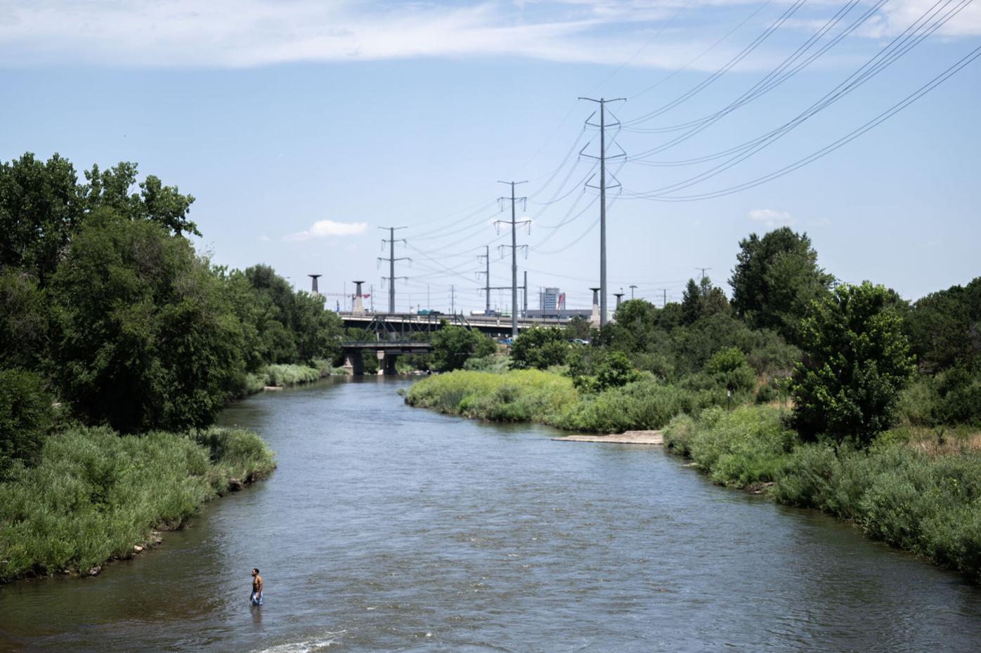 Denver weather: Dry and hot conditions Wednesday, record-heat out west moving in