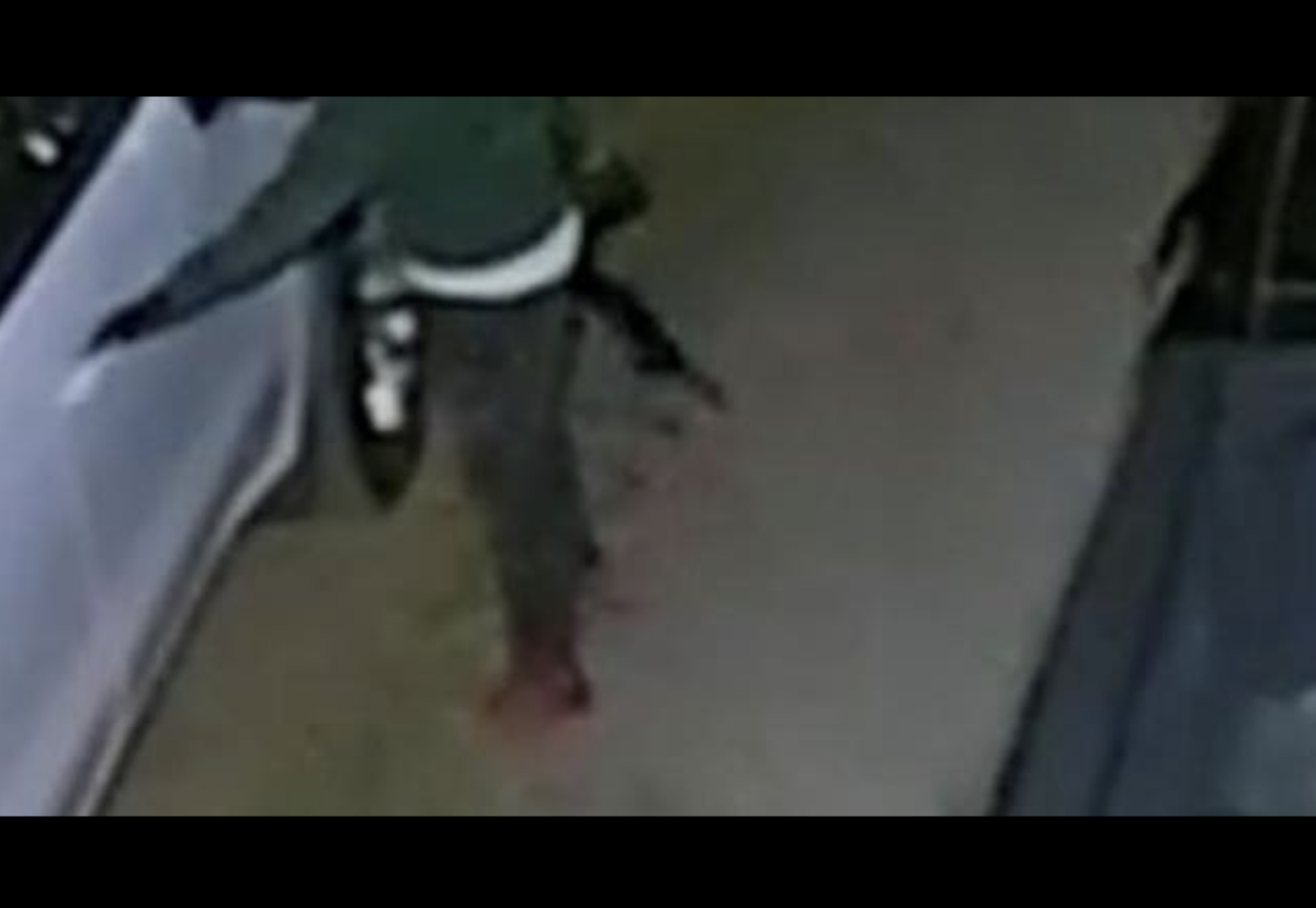 An image shared by law enforcement of a suspect, also appearing to show a rifle in being held by the suspect. Photo: Clear Creek County Sheriff's Office.