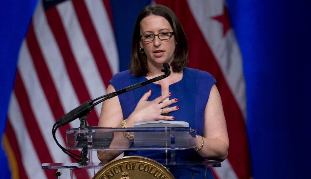 DC councilwoman blasts 911 call center that drops calls and puts residents on hold