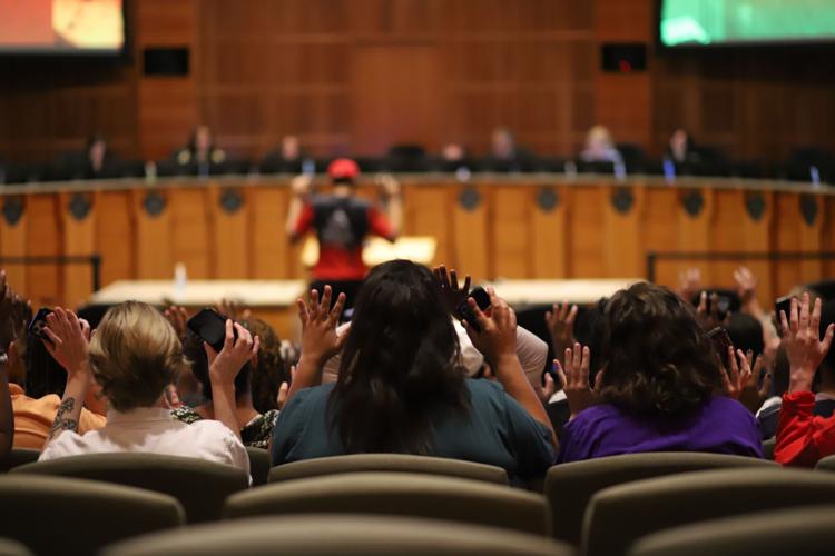 Aurora ponders measure to end meeting interruptions